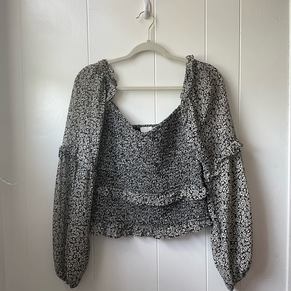 Astr The Label Floral Black and White Top